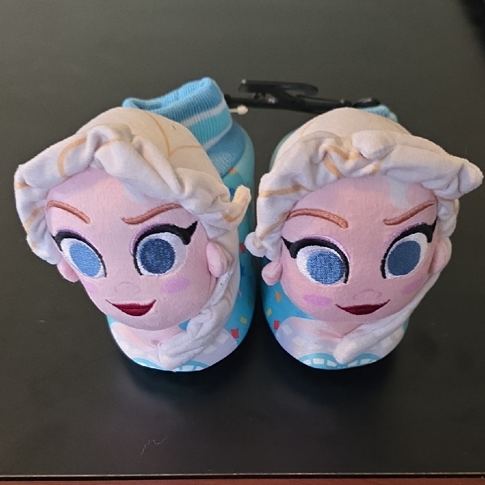 Disney Frozen Elsa Toddler Girl's Slippers. Blue and White Kids Shoes Size 5/6.